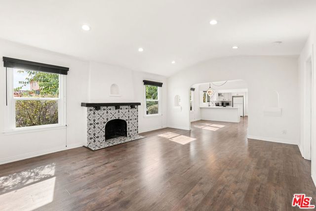 6531 Arlington Avenue, Los Angeles, CA 90043