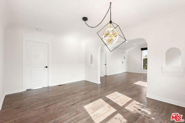 6531 Arlington Avenue, Los Angeles, CA 90043