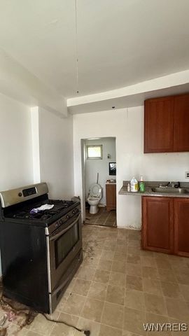 565 West Avenue, Buffalo, NY 14213