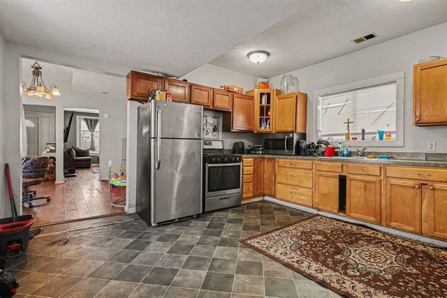 904 College Avenue, Grand Rapids, MI 49503