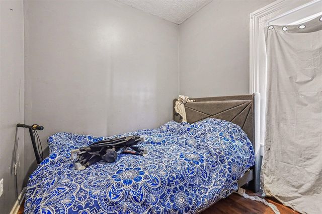 904 College Avenue, Grand Rapids, MI 49503