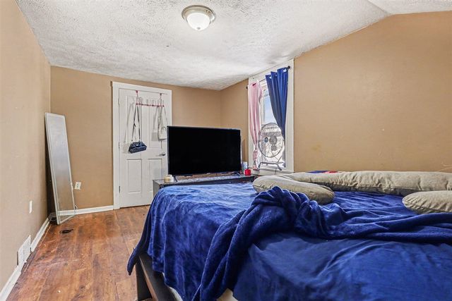 904 College Avenue, Grand Rapids, MI 49503