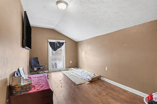 904 College Avenue, Grand Rapids, MI 49503