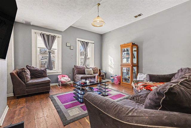 904 College Avenue, Grand Rapids, MI 49503