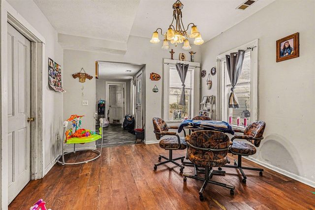 904 College Avenue, Grand Rapids, MI 49503