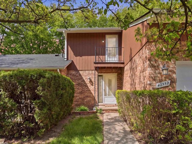 42552 Beverly Way, Clinton Township, MI 48038