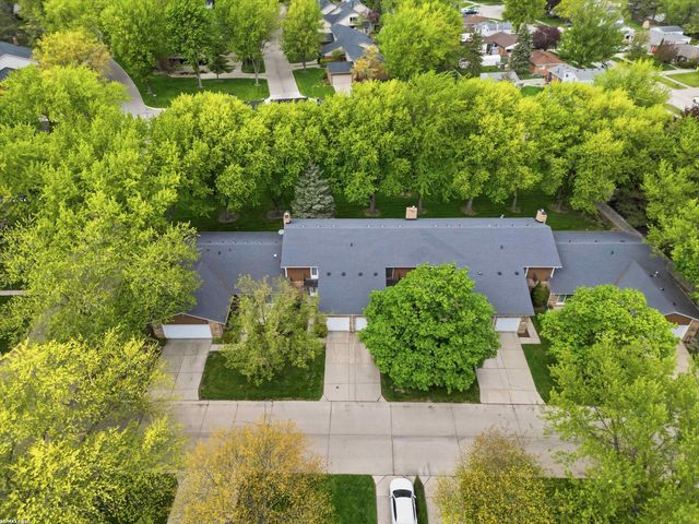 42552 Beverly Way, Clinton Township, MI 48038