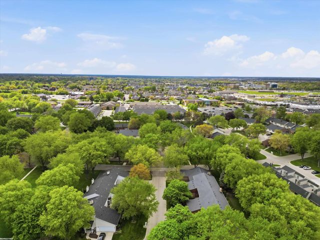 42552 Beverly Way, Clinton Township, MI 48038