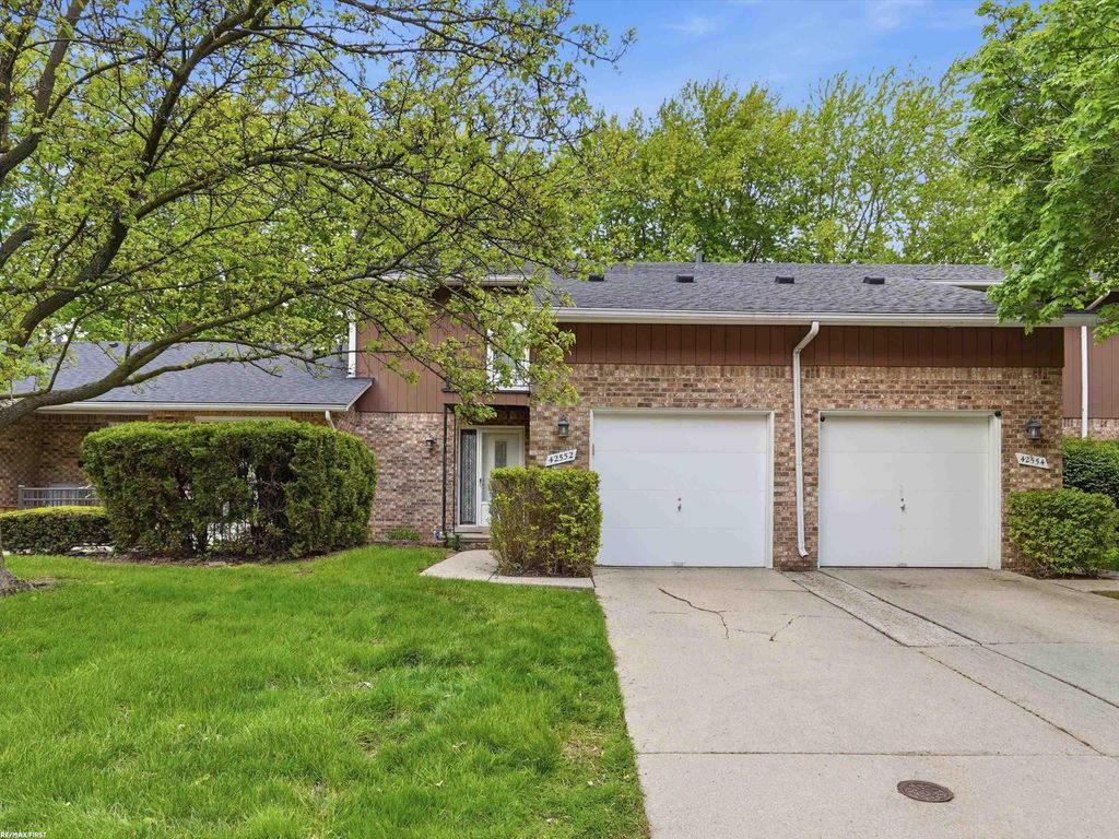 42552 Beverly Way, Clinton Township, MI 48038