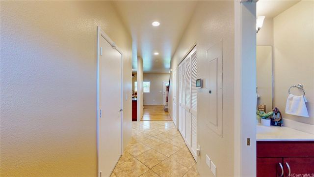 422 Kunehi Street 806, Kapolei, HI 96707
