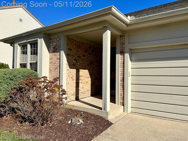 1629 Glenbrooke Court, Rochester Hills, MI 48307