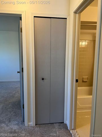 1629 Glenbrooke Court, Rochester Hills, MI 48307