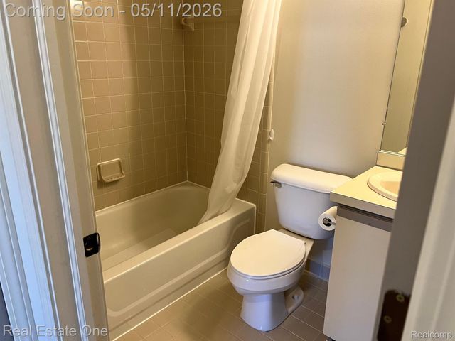 1629 Glenbrooke Court, Rochester Hills, MI 48307