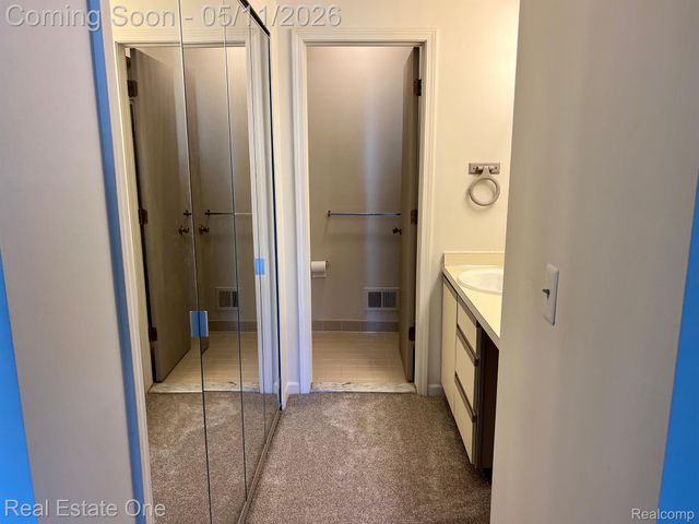 1629 Glenbrooke Court, Rochester Hills, MI 48307