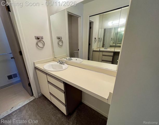 1629 Glenbrooke Court, Rochester Hills, MI 48307