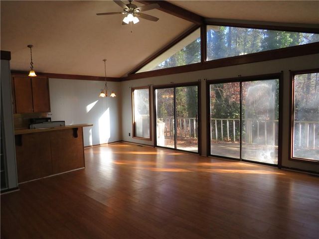 400 Cottonwood Drive, Woodstock, GA 30189