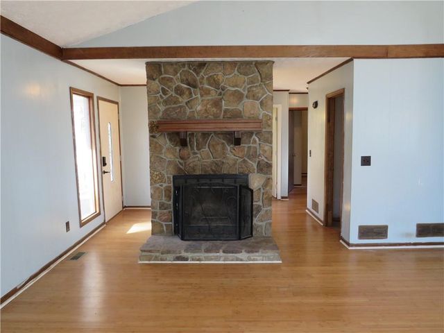 400 Cottonwood Drive, Woodstock, GA 30189