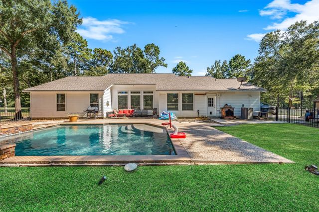 26722 Winding River Trail, Huffman, TX 77336