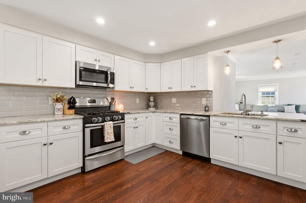 213 N FORKLANDING RD, MAPLE SHADE, NJ 08052 — photo 5