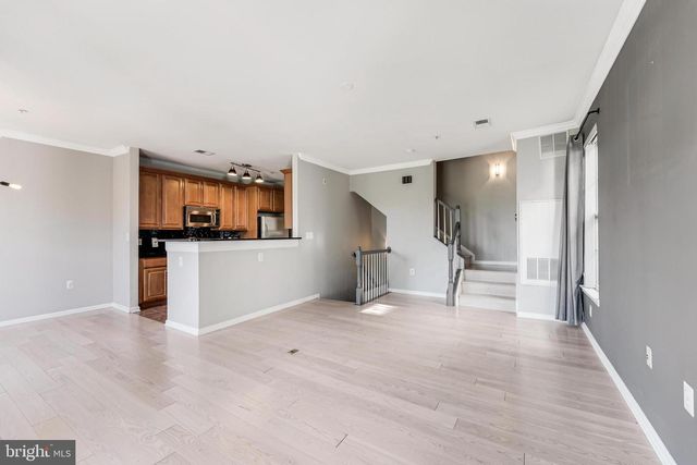 13034 CABIN CREEK RD, Herndon, VA 20171