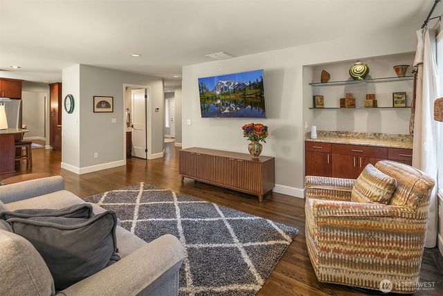 21013 SE 138th Place, Issaquah, WA 98027