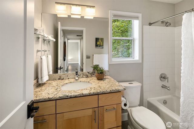 21013 SE 138th Place, Issaquah, WA 98027