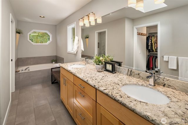 21013 SE 138th Place, Issaquah, WA 98027