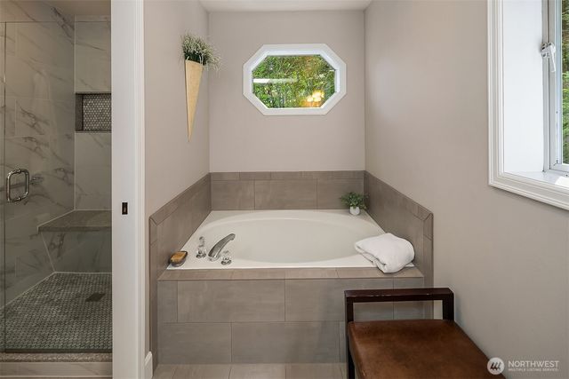 21013 SE 138th Place, Issaquah, WA 98027