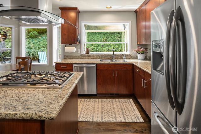 21013 SE 138th Place, Issaquah, WA 98027