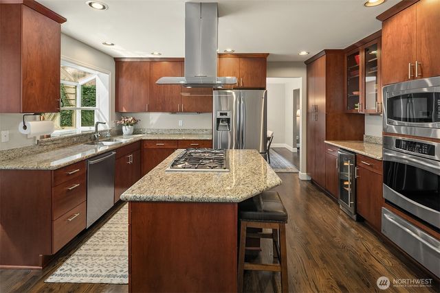 21013 SE 138th Place, Issaquah, WA 98027