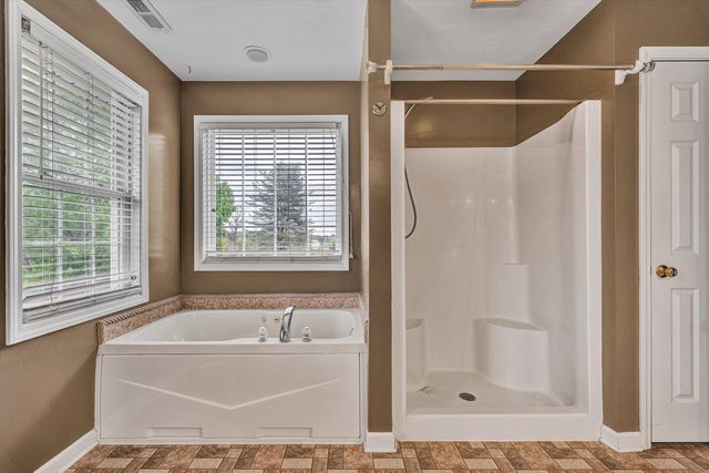 N 1270 Mill RD, Salem, VA 24153