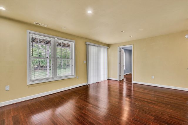 N 1270 Mill RD, Salem, VA 24153