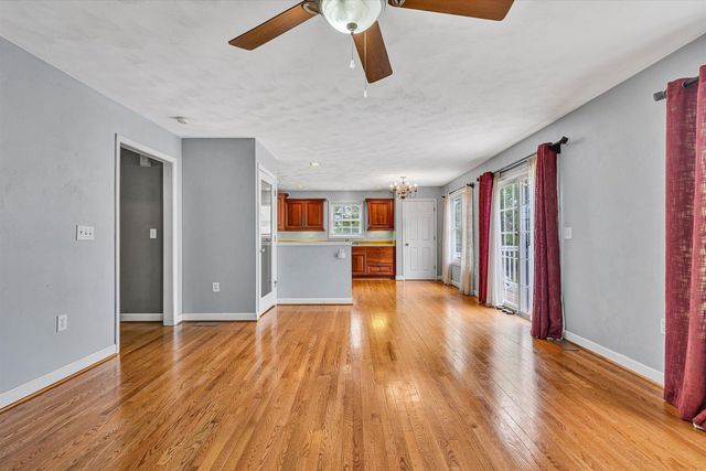 N 1270 Mill RD, Salem, VA 24153