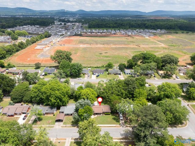 3613 White Oak Way SW, Huntsville, AL 35805