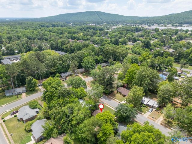 3613 White Oak Way SW, Huntsville, AL 35805