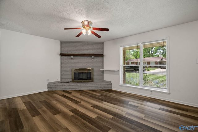 3613 White Oak Way SW, Huntsville, AL 35805