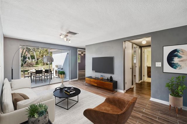 8210 CLOVER HILL LOOP, Hudson, FL 34667