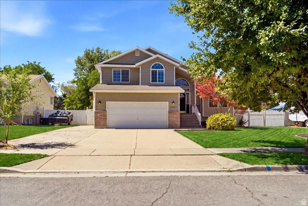2041 N 750 W, Clinton, UT 84015 — exterior