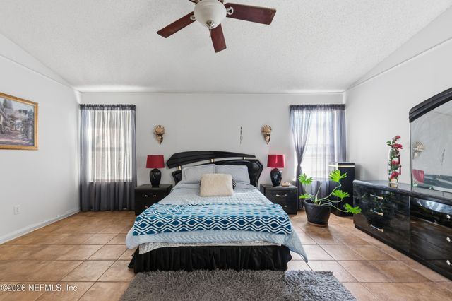 407 NAUGATUCK Drive, Jacksonville, FL 32225