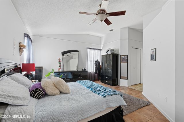 407 NAUGATUCK Drive, Jacksonville, FL 32225