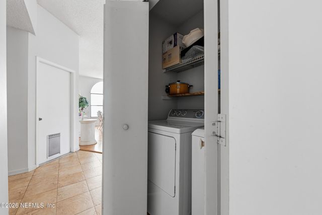 407 NAUGATUCK Drive, Jacksonville, FL 32225