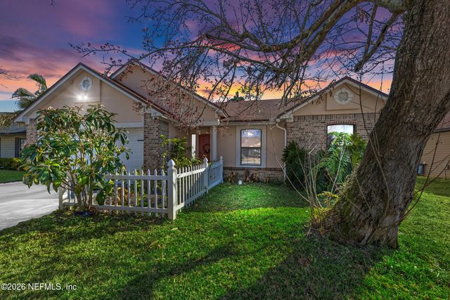 407 NAUGATUCK Drive, Jacksonville, FL 32225