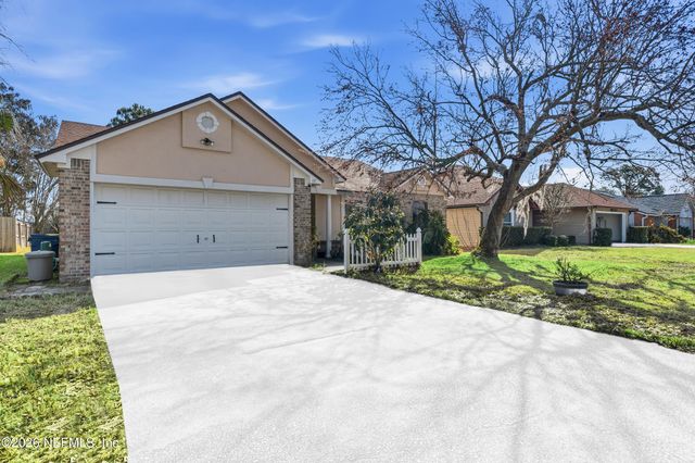 407 NAUGATUCK Drive, Jacksonville, FL 32225