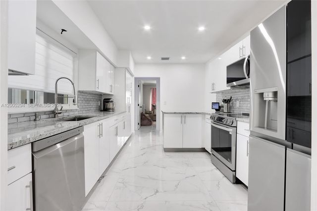 2101 NW 26th St, Miami, FL 33142