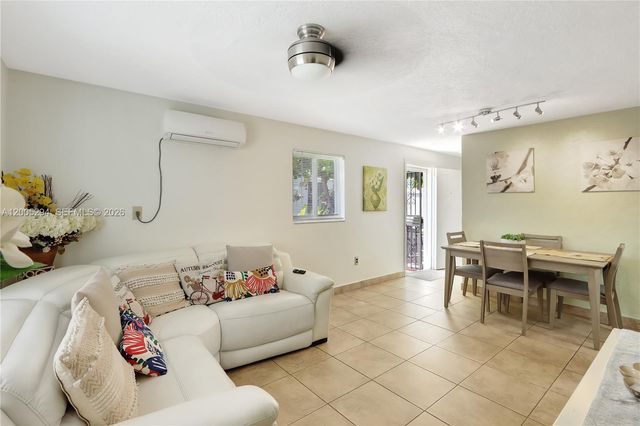 2101 NW 26th St, Miami, FL 33142