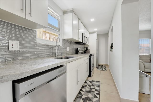2101 NW 26th St, Miami, FL 33142