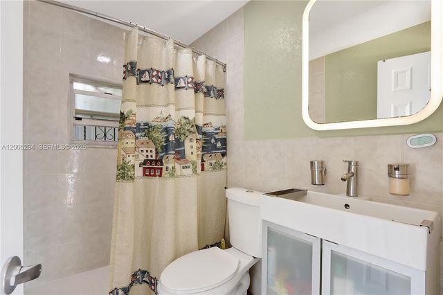 2101 NW 26th St, Miami, FL 33142