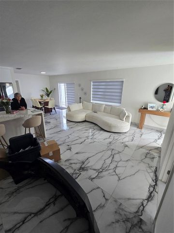 869 W 37th St, Hialeah, FL 33012