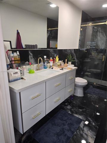 869 W 37th St, Hialeah, FL 33012