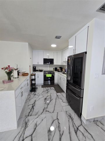 869 W 37th St, Hialeah, FL 33012